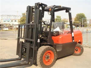 報(bào)考叉車(chē)證條件是什么？費(fèi)用多少？