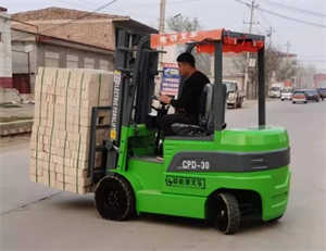 叉車證考試步驟是什么？費用是多少？